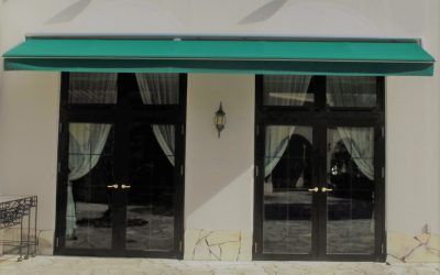 Instalación de toldos en Lavapiés